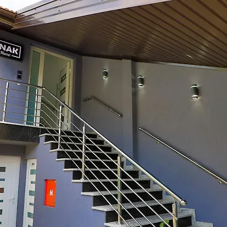 Kod Hame Hostel